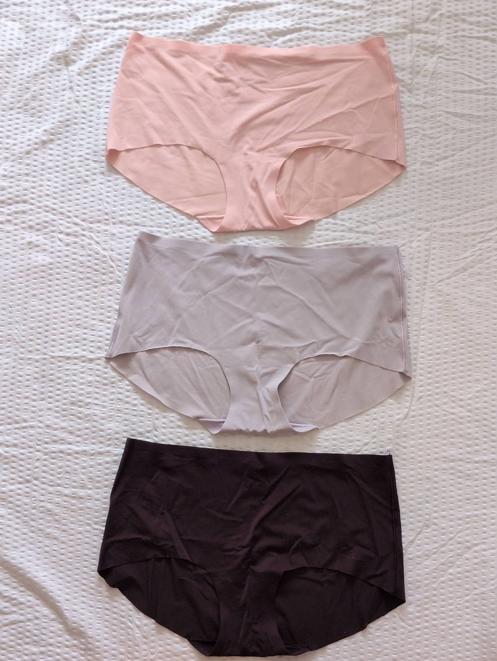 Medium Lululemon InvisiWear Mid-Rise Boyshort Underwear 3 Pack